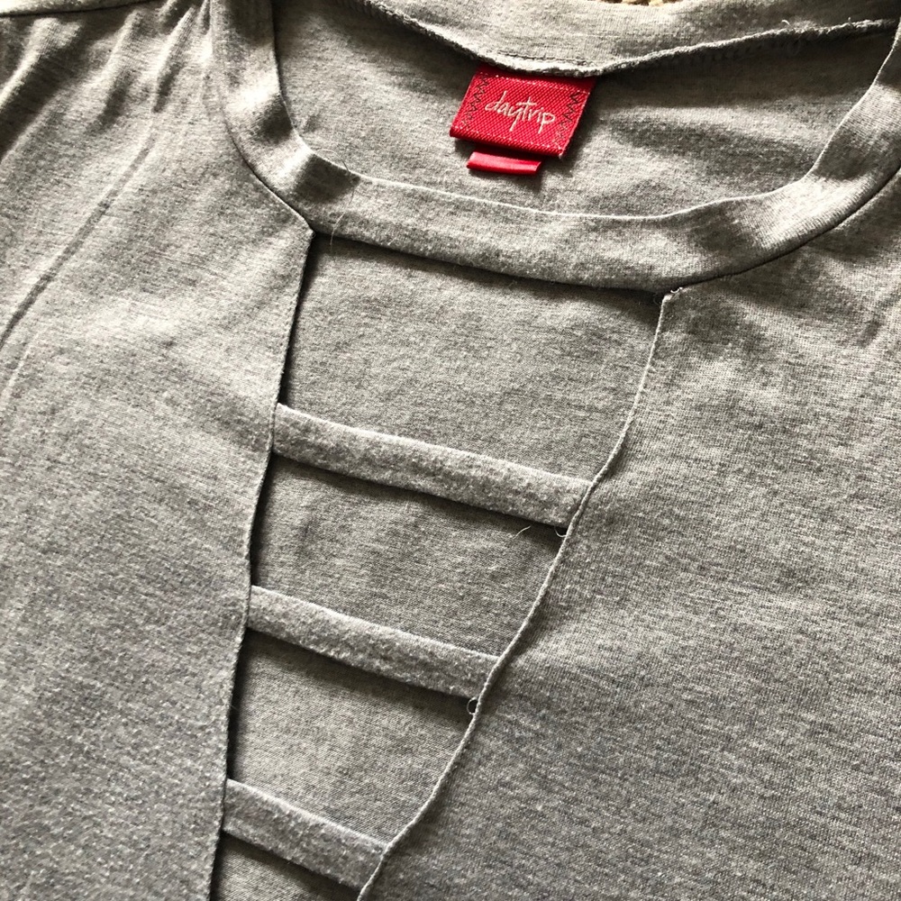 Daytrip v-neck cutout tee